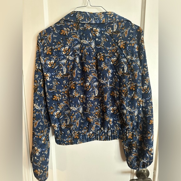 Drew Long Sleeve Polyester (crop-like) Shirt - Picture 3 of 3